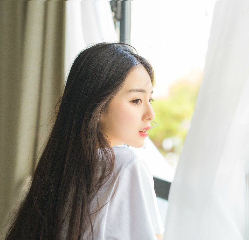 “我自问待你不薄，为何叛我？”刘璋阴沉的看向孟达，一直以来，以自己狗腿子形象在自己面前的孟达，今天的表现却让刘璋有些难以接受，什么时候一副奸佞嘴脸的孟达，身上竟然有这种从容不迫的气度了？还是自己认识的那个孟达吗？